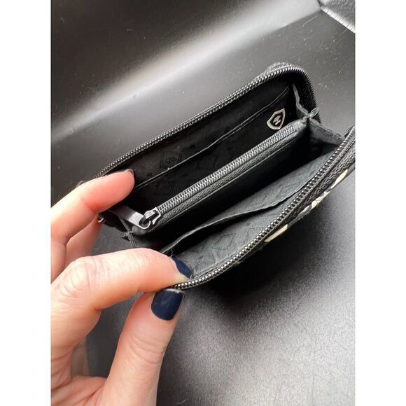 Vera Bradley Small Wallet - Picture 5 of 7